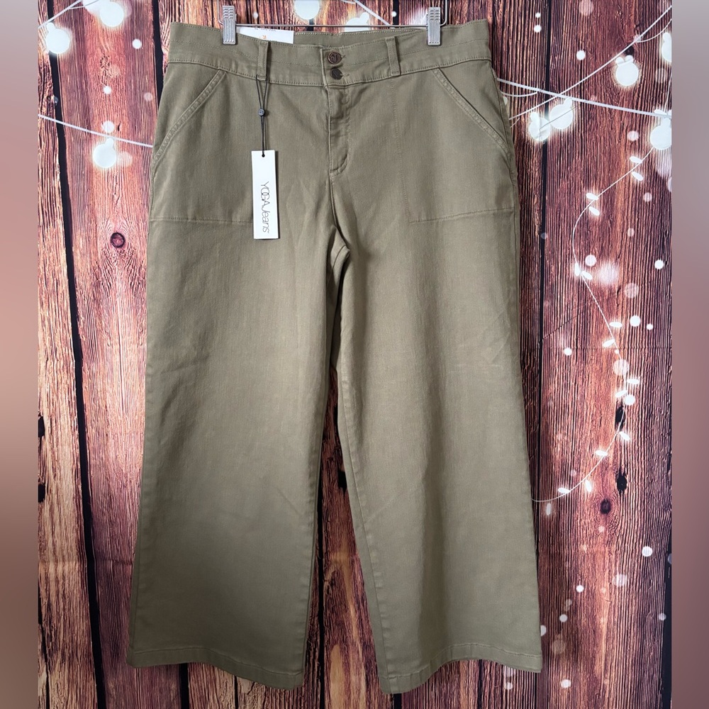 Wide-Leg Cropped Pants in Olive Green - Picture 1 of 7